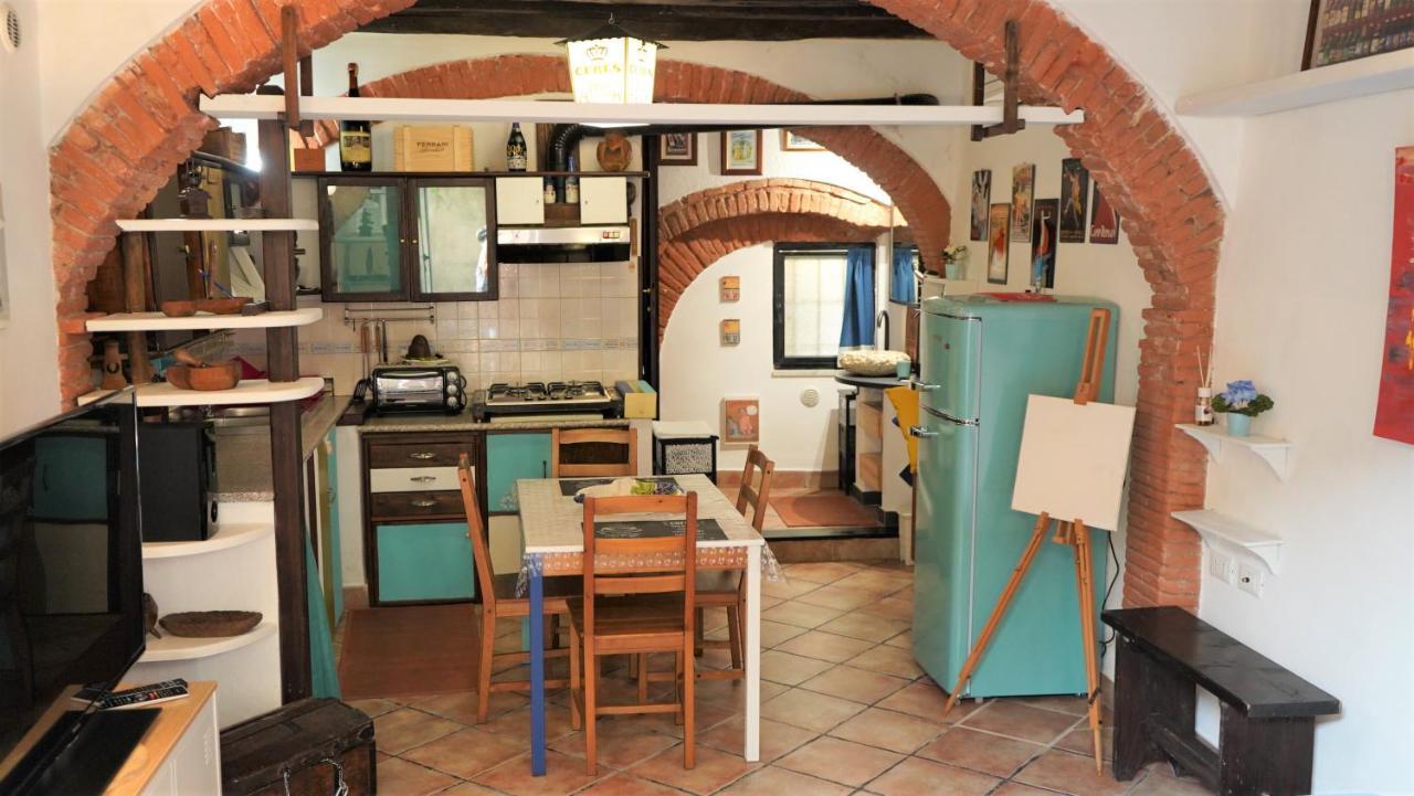 La Taverna Di Gianni Near The Beach Italy Riviera Savona Kültér fotó