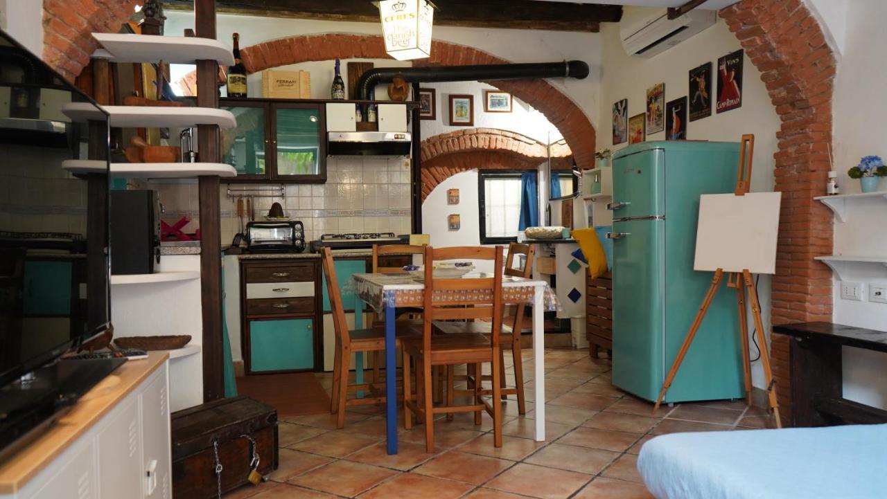 La Taverna Di Gianni Near The Beach Italy Riviera Savona Kültér fotó